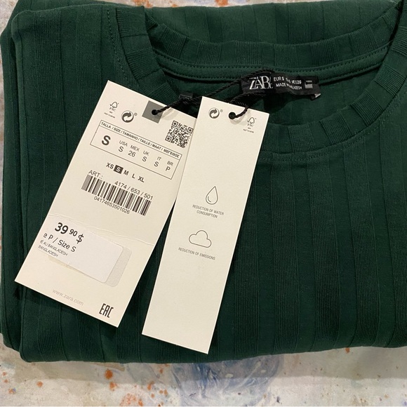 Zara | Green Knit Short Sleeve Midi Dress 💚 - Picture 5 of 6